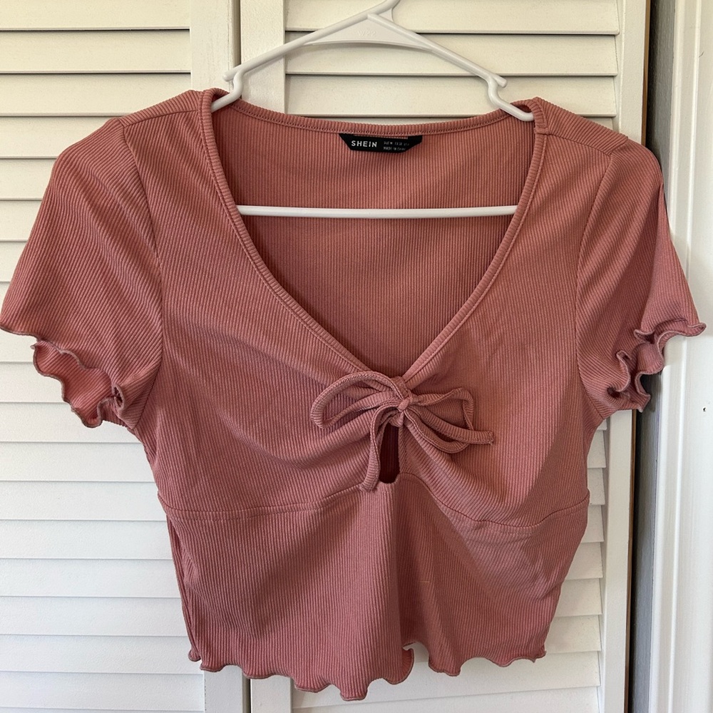 Bow tied ribbed top